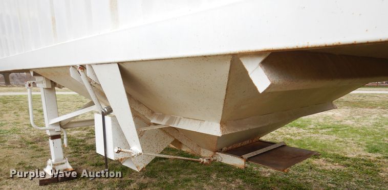 image for item DK0818 1993 Fab-tech  grain trailer