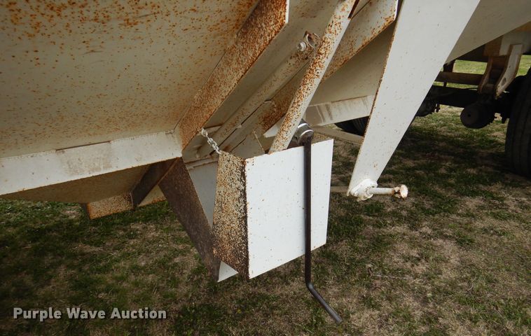 image for item DK0818 1993 Fab-tech  grain trailer