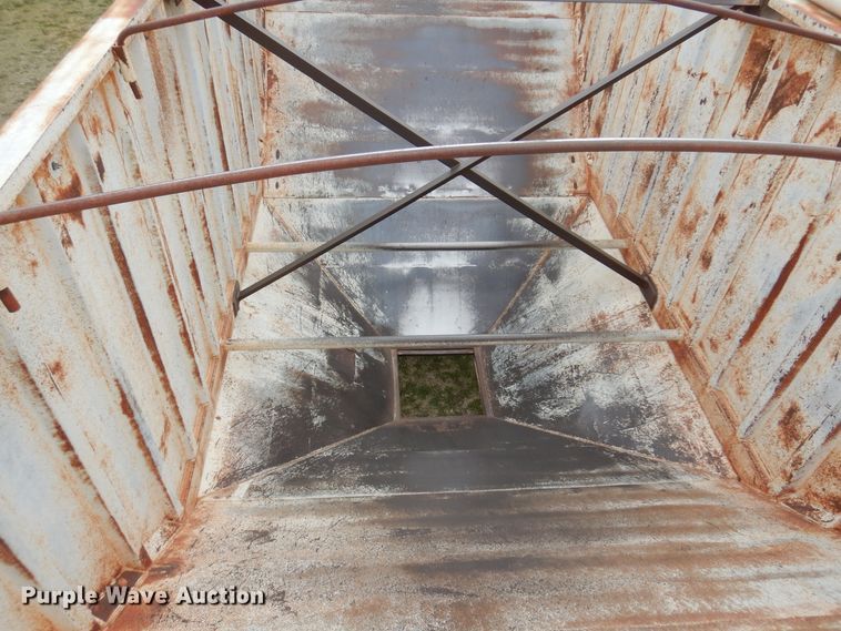 image for item DK0818 1993 Fab-tech  grain trailer