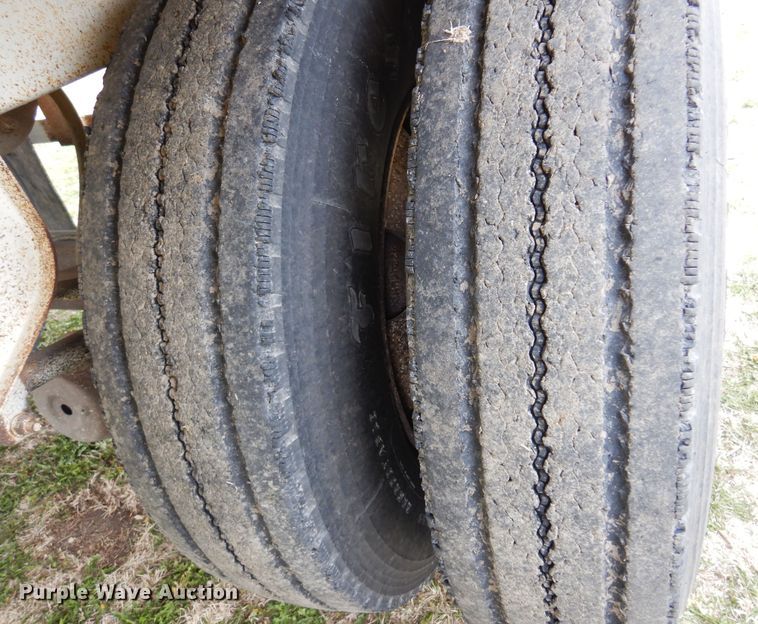 image for item DK0818 1993 Fab-tech  grain trailer