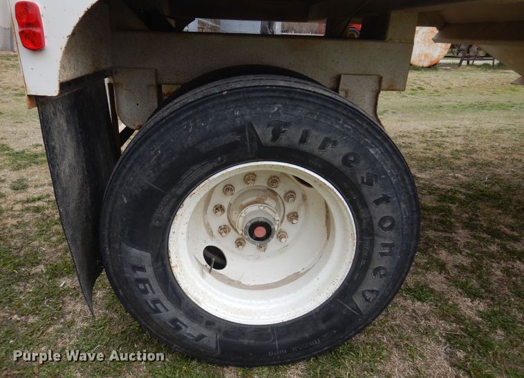 image for item DK0818 1993 Fab-tech  grain trailer