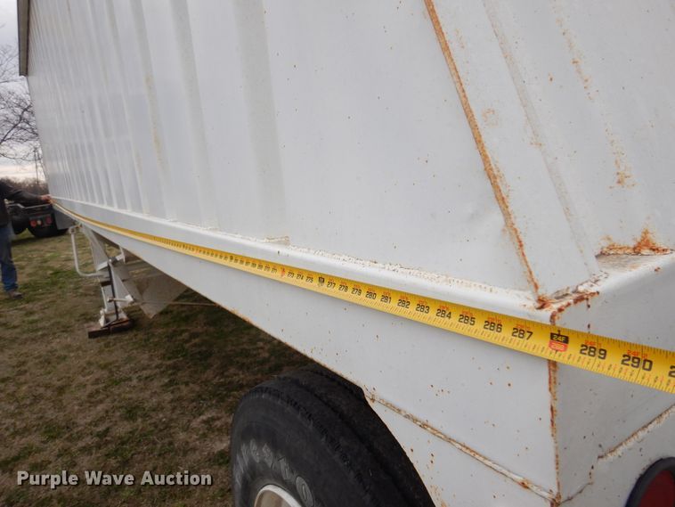 image for item DK0818 1993 Fab-tech  grain trailer