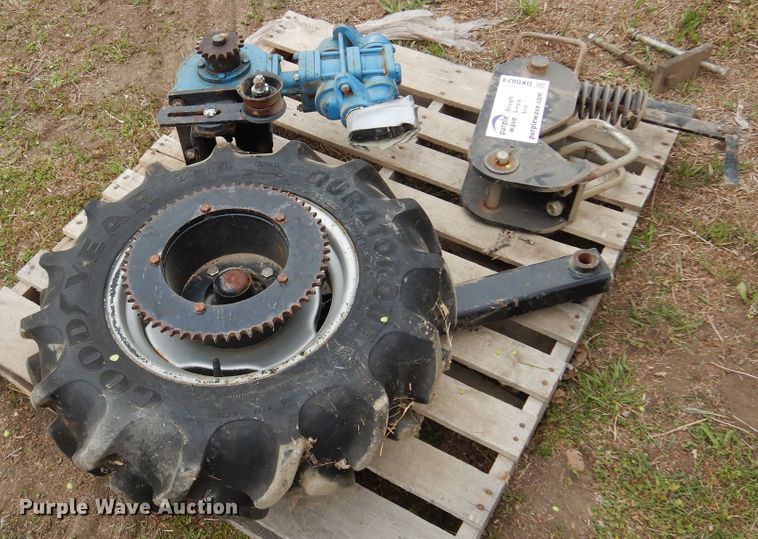 image for item DK0824 John Blue LM4455  ground drive meter pump