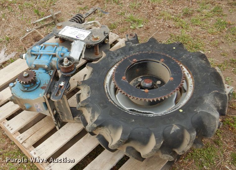 image for item DK0824 John Blue LM4455  ground drive meter pump