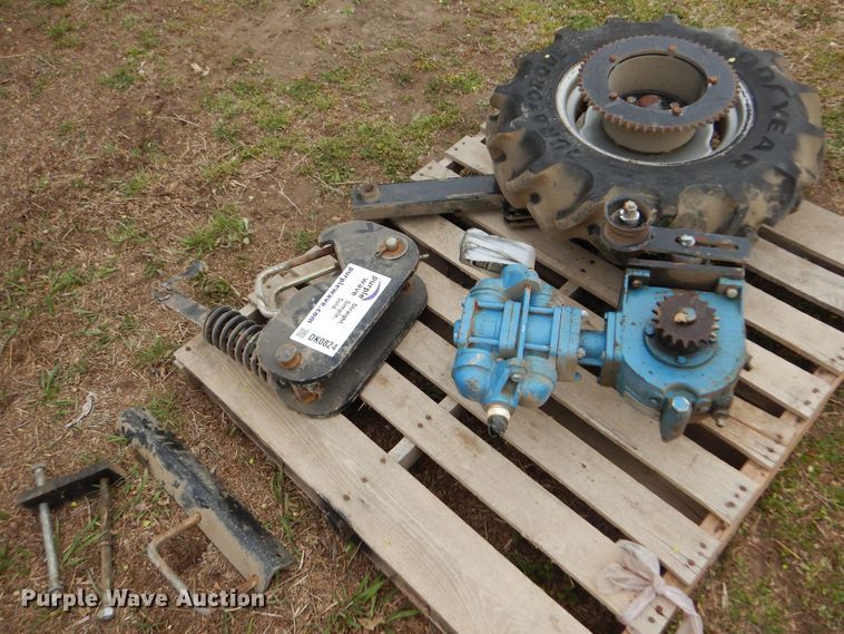 image for item DK0824 John Blue LM4455  ground drive meter pump