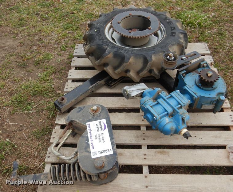 image for item DK0824 John Blue LM4455  ground drive meter pump