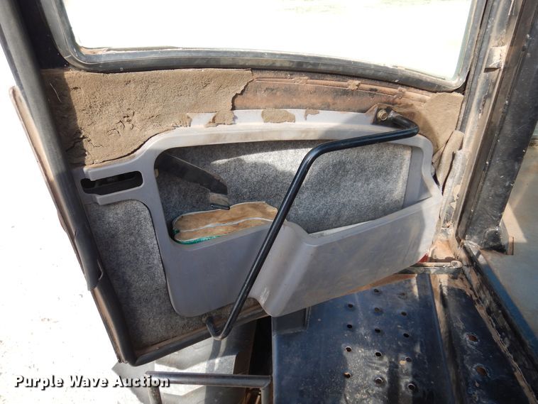 image for item DK0836 2002 MacDon 9352  windrower