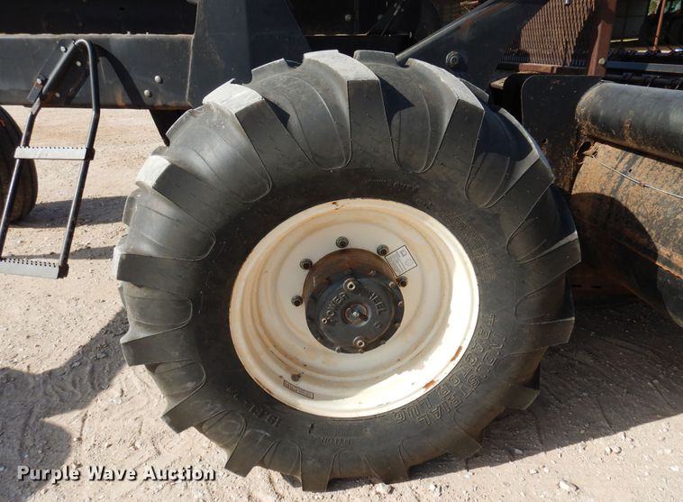 image for item DK0836 2002 MacDon 9352  windrower