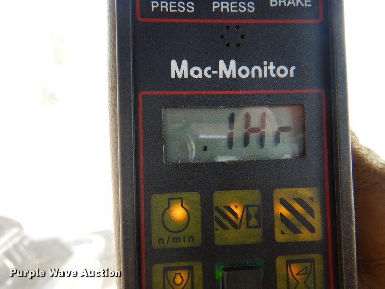 image for item DK0836 2002 MacDon 9352  windrower