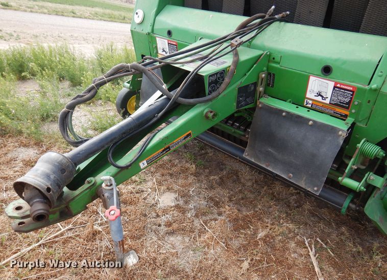 image for item DK0840 2007 John Deere 568  round baler