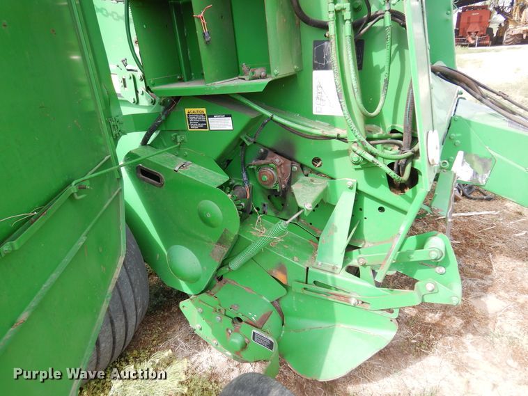 image for item DK0840 2007 John Deere 568  round baler