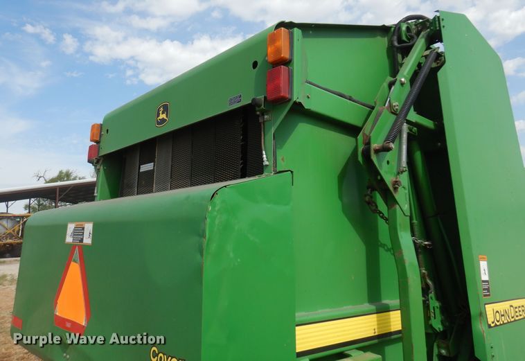 image for item DK0840 2007 John Deere 568  round baler