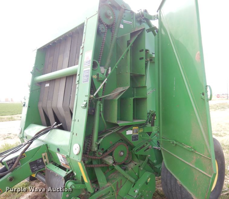 image for item DK0840 2007 John Deere 568  round baler