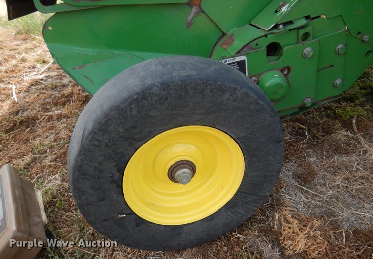 image for item DK0840 2007 John Deere 568  round baler