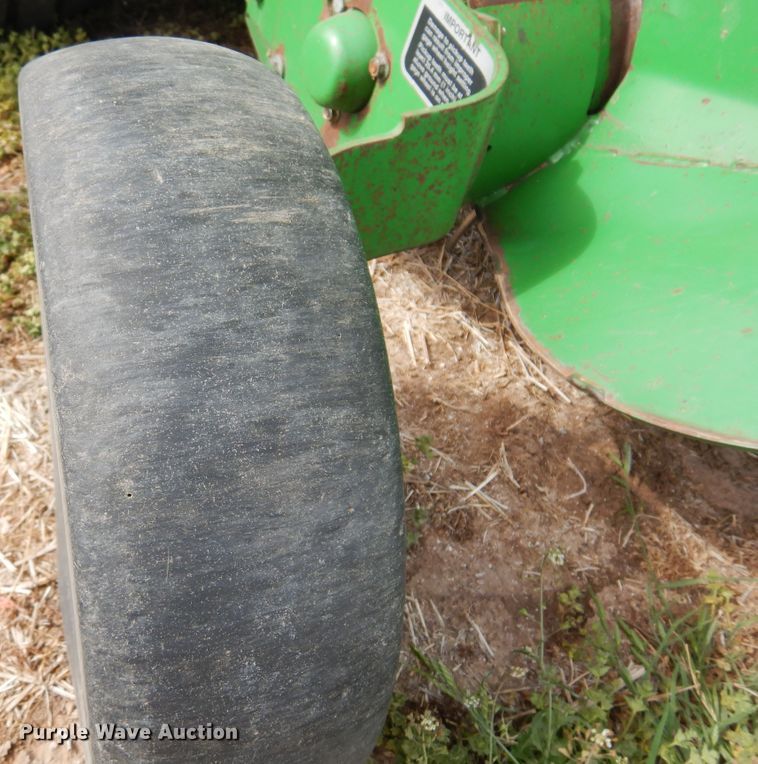 image for item DK0840 2007 John Deere 568  round baler