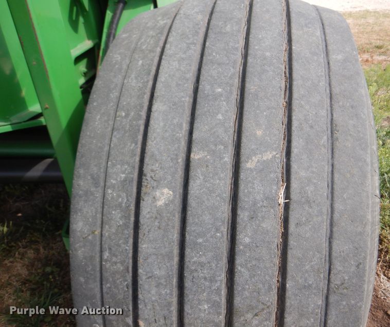 image for item DK0840 2007 John Deere 568  round baler