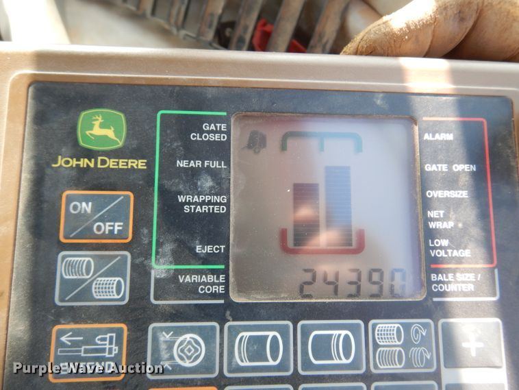 image for item DK0840 2007 John Deere 568  round baler