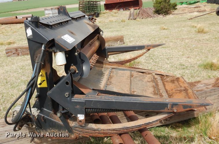 image for item DK0846 1999 MacDon  header adapter