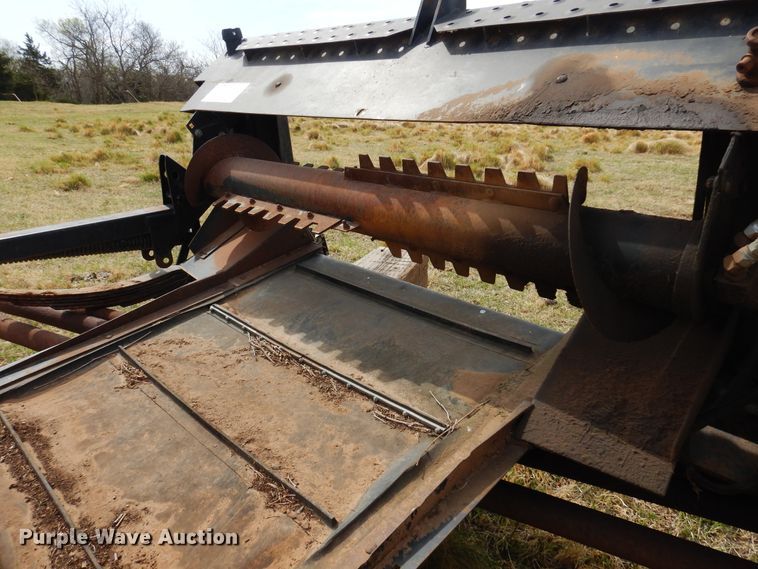 image for item DK0846 1999 MacDon  header adapter