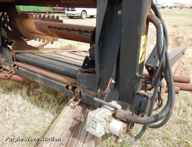 image for item DK0846 1999 MacDon  header adapter