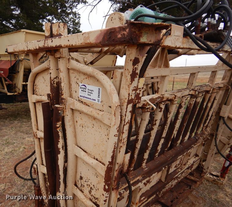 image for item DK0856 C&S  livestock squeeze chute