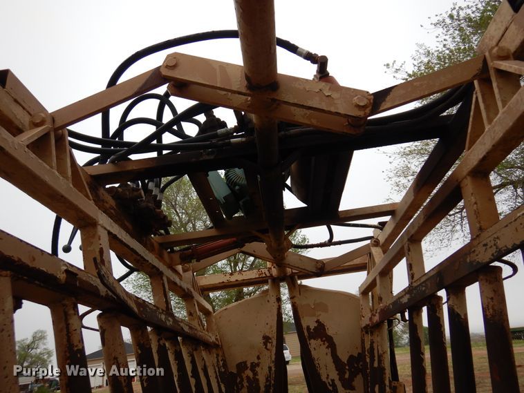 image for item DK0856 C&S  livestock squeeze chute