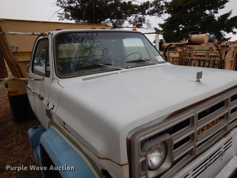image for item DK0857 1979 GMC 6000  feed mixer truck