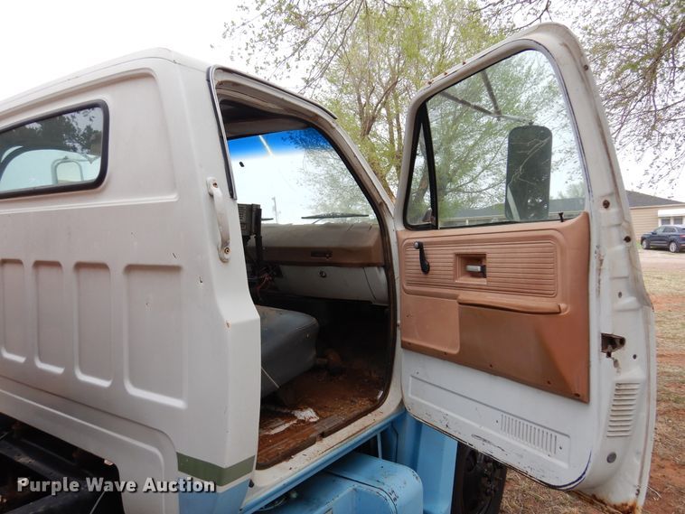 image for item DK0857 1979 GMC 6000  feed mixer truck