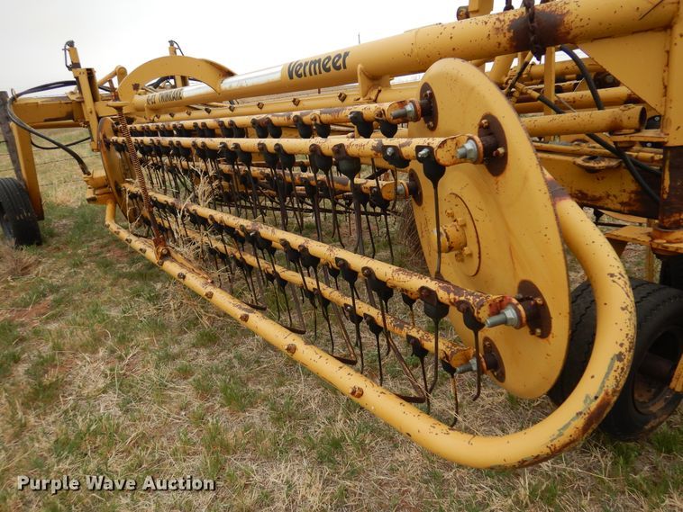 image for item DK0860 Vermeer R-23  hay rake