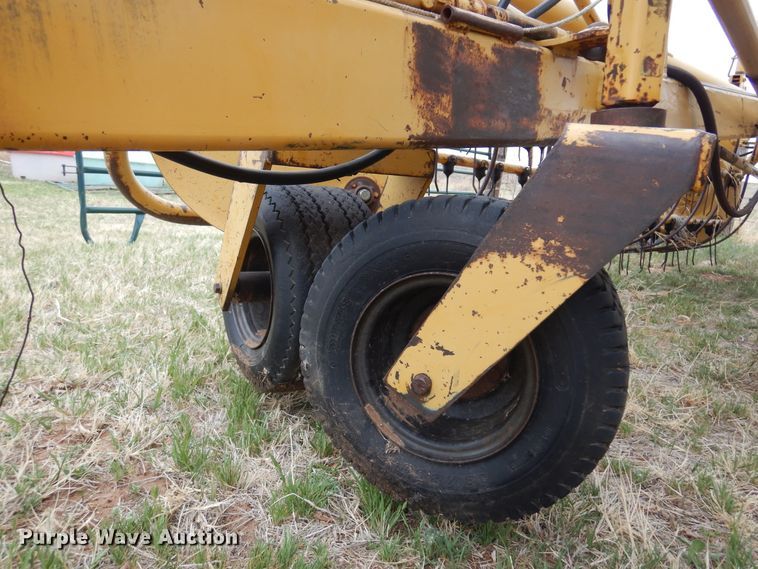 image for item DK0860 Vermeer R-23  hay rake