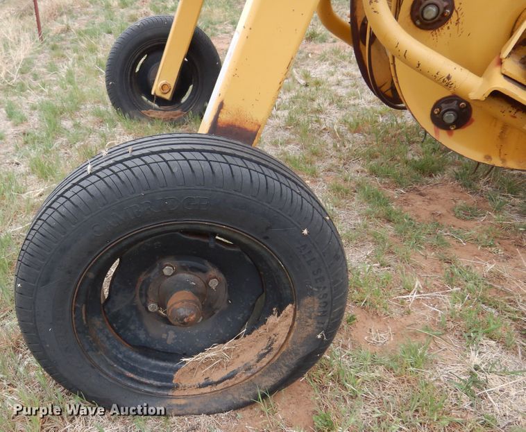 image for item DK0860 Vermeer R-23  hay rake