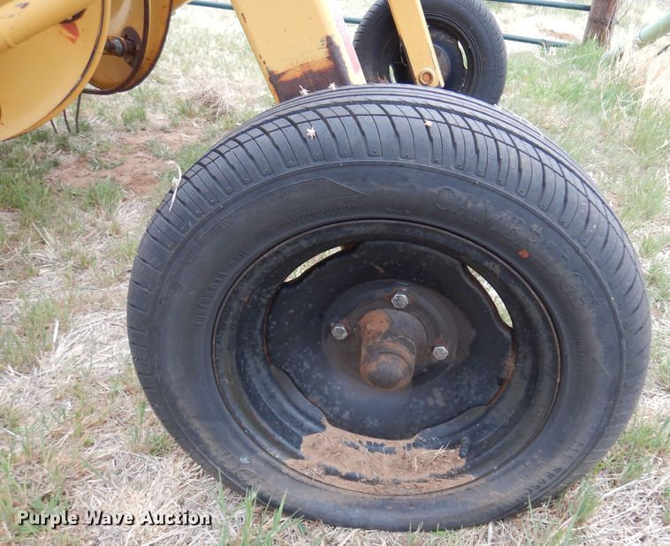 image for item DK0860 Vermeer R-23  hay rake