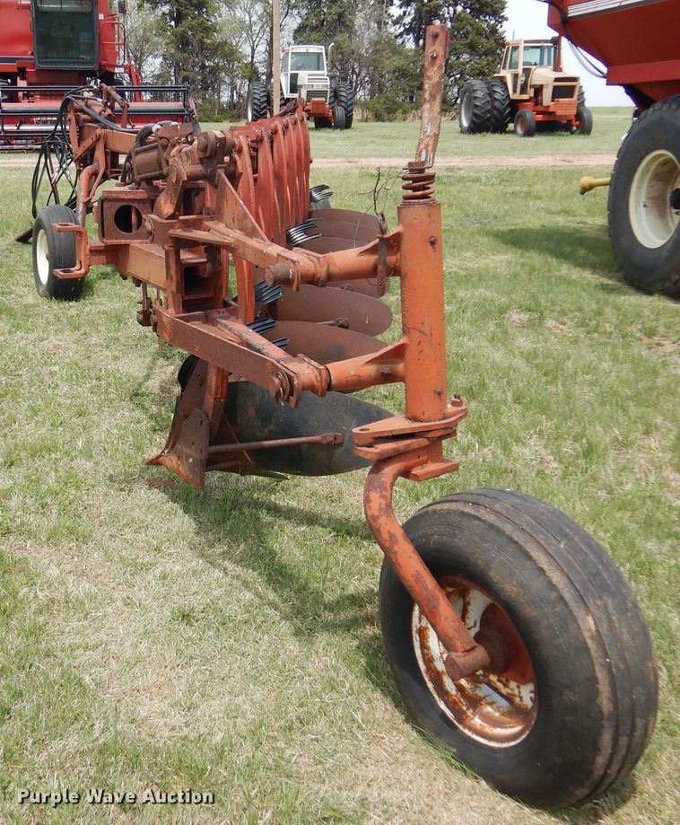 image for item DK0880 International 700  seven bottom plow