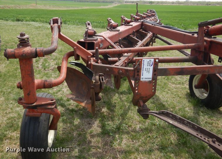 image for item DK0880 International 700  seven bottom plow