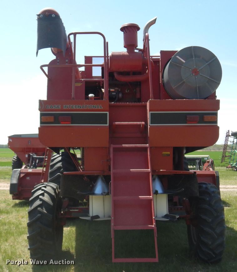 image for item DK0882 1989 Case IH 1640  combine