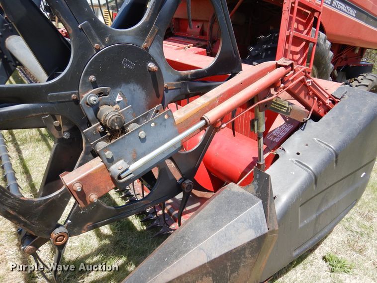 image for item DK0882 1989 Case IH 1640  combine