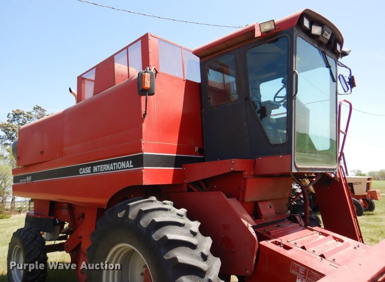 image for item DK0882 1989 Case IH 1640  combine