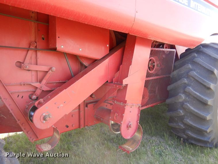 image for item DK0882 1989 Case IH 1640  combine