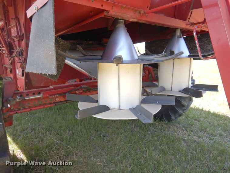 image for item DK0882 1989 Case IH 1640  combine