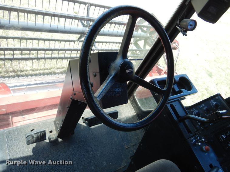 image for item DK0882 1989 Case IH 1640  combine