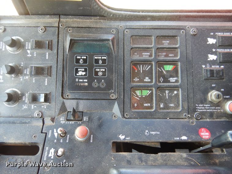 image for item DK0882 1989 Case IH 1640  combine