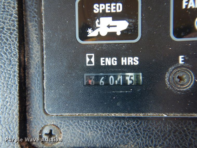 image for item DK0882 1989 Case IH 1640  combine