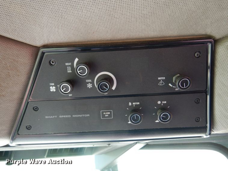 image for item DK0882 1989 Case IH 1640  combine