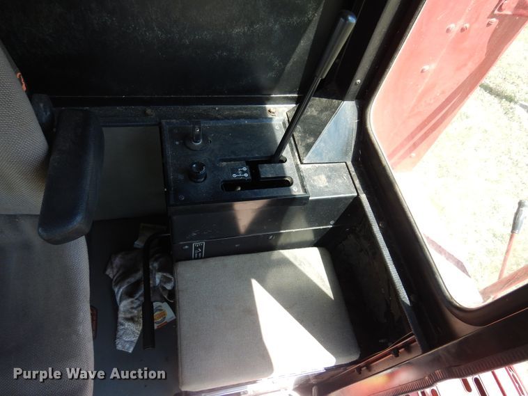 image for item DK0882 1989 Case IH 1640  combine