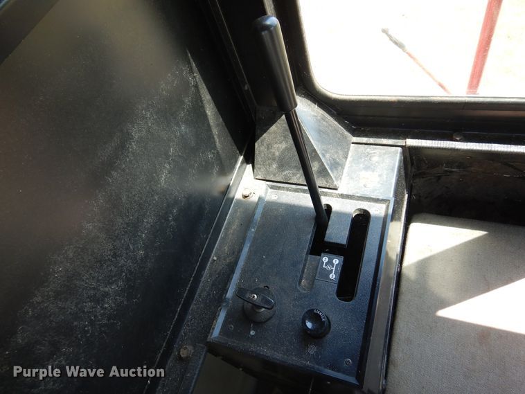 image for item DK0882 1989 Case IH 1640  combine