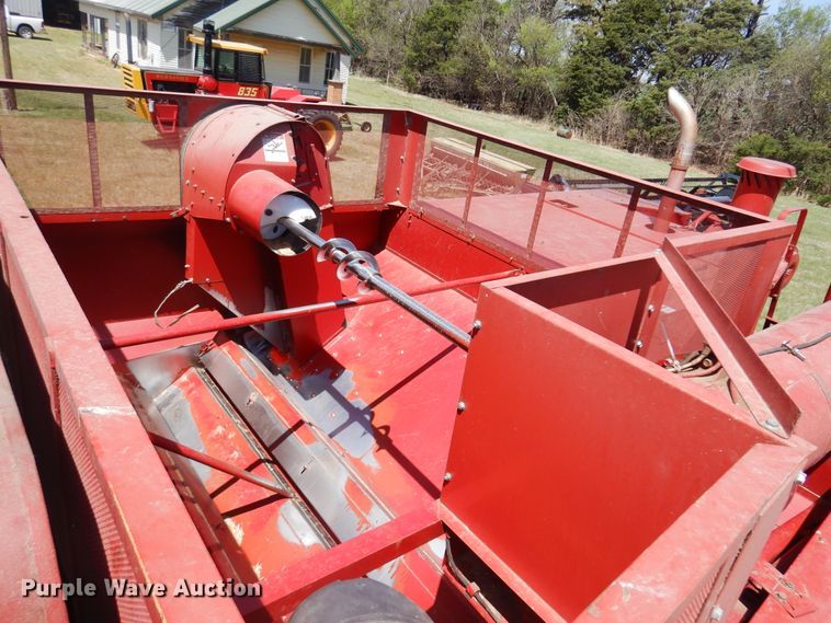 image for item DK0882 1989 Case IH 1640  combine