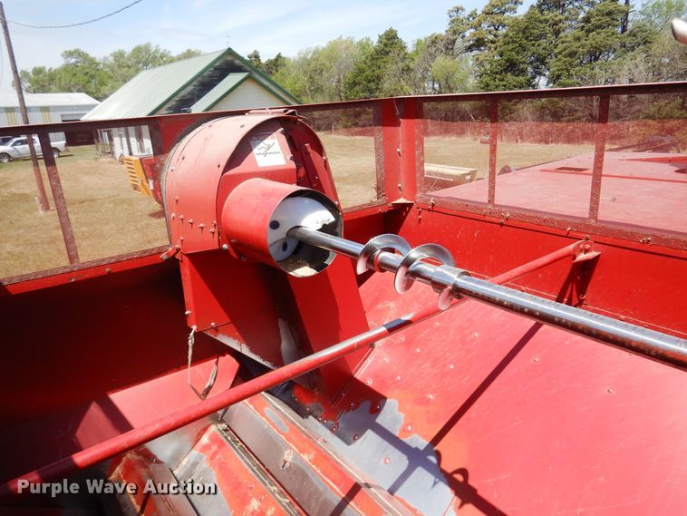 image for item DK0882 1989 Case IH 1640  combine