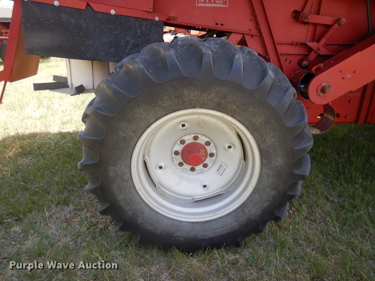 image for item DK0882 1989 Case IH 1640  combine