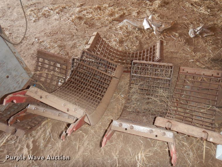 image for item DK0882 1989 Case IH 1640  combine