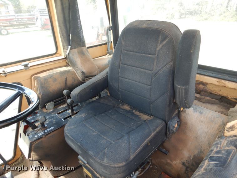 image for item DK0886 1972 Case 1370  Agri-King tractor